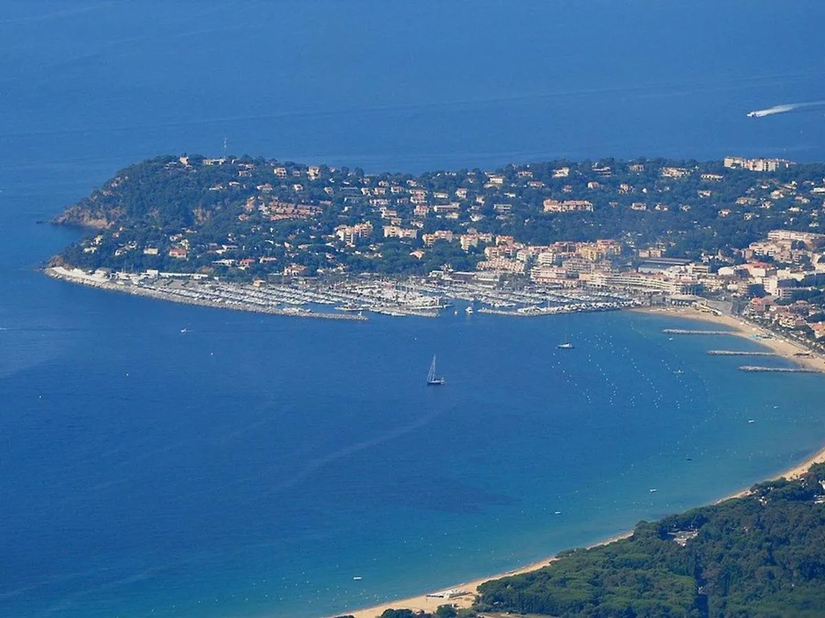 Magnifique T3 Climatise Au Dernier Etage Avec Bureau A Cavalaire - Fr-1-100-212 Apartamento