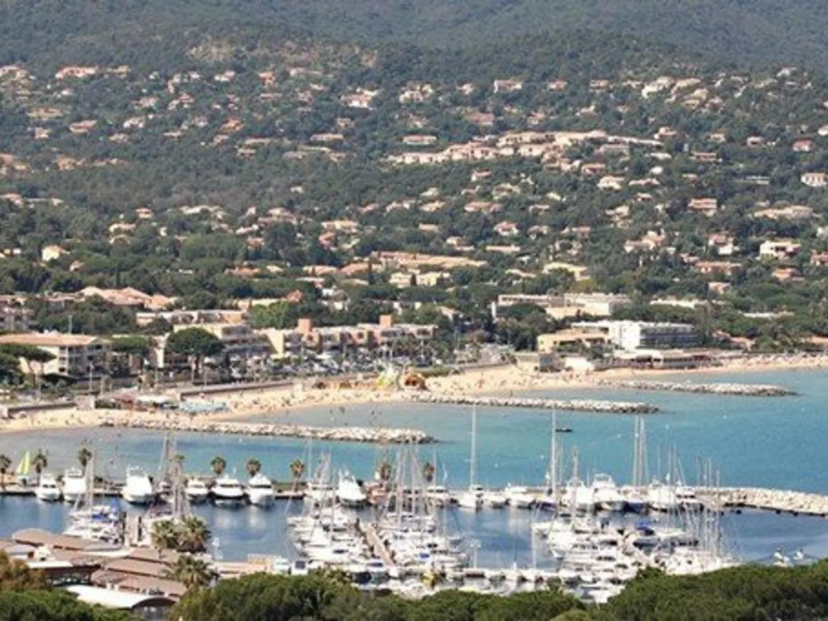 Magnifique T3 Climatise Au Dernier Etage Avec Bureau A Cavalaire - Fr-1-100-212 Apartamento